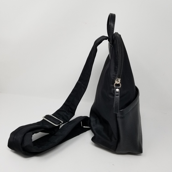 TUTILO New York Black Backpack One Shoulder 5 pocket Size 10X11 Inches FLAW - Picture 8 of 15